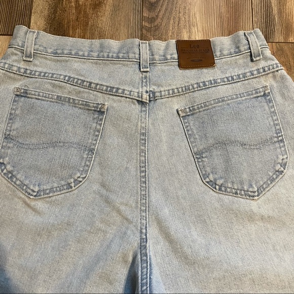 90's Lee High Waisted Distressed Jean Shorts - Picture 5 of 8